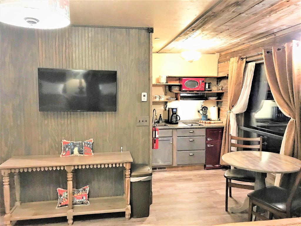 Park Hotel Yellowstone Suites Gardiner Exterior photo